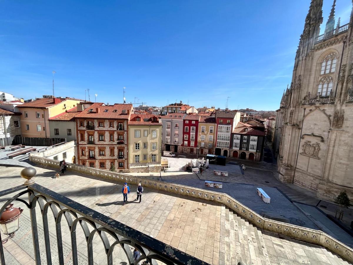 Atuaire Home Balcon Con Vistas A La Catedral De Burgos Luaran gambar