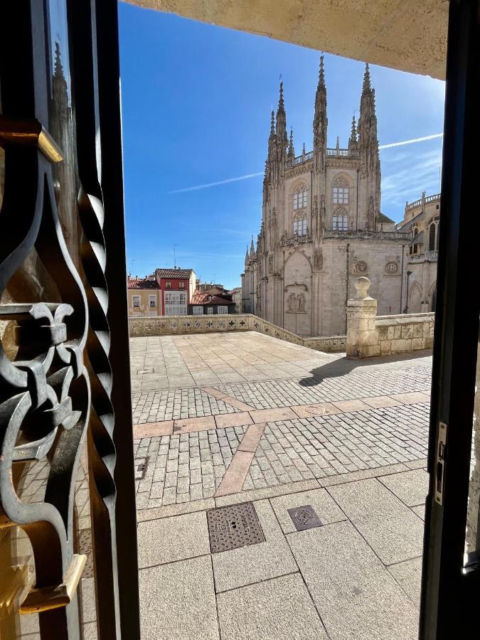 Atuaire Home Balcon Con Vistas A La Catedral De Burgos Luaran gambar